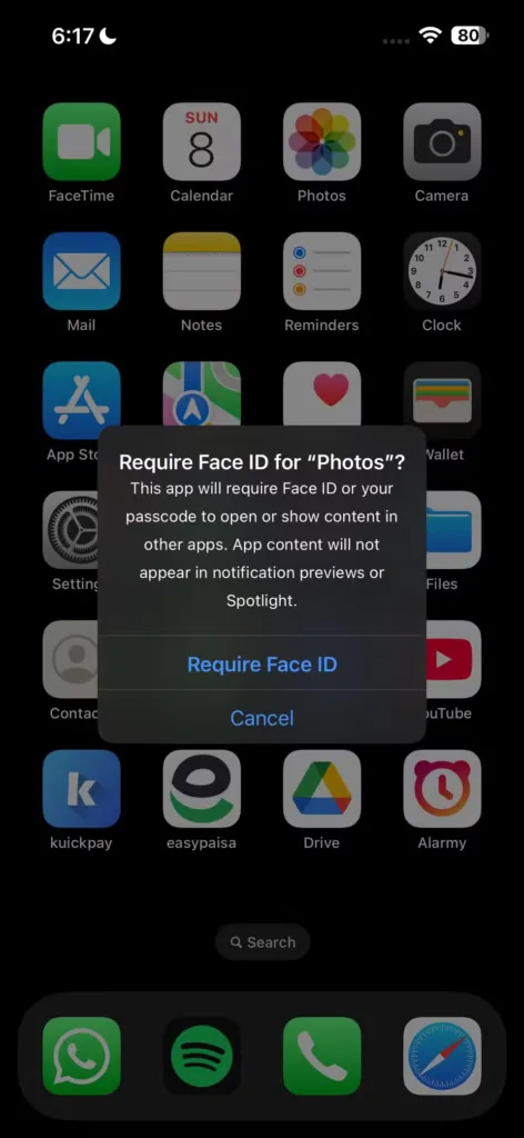 با استفاده از Face ID، Touch ID یا وارد کردن رمز عبور آیفون خود، اعتبارسنجی کنید.