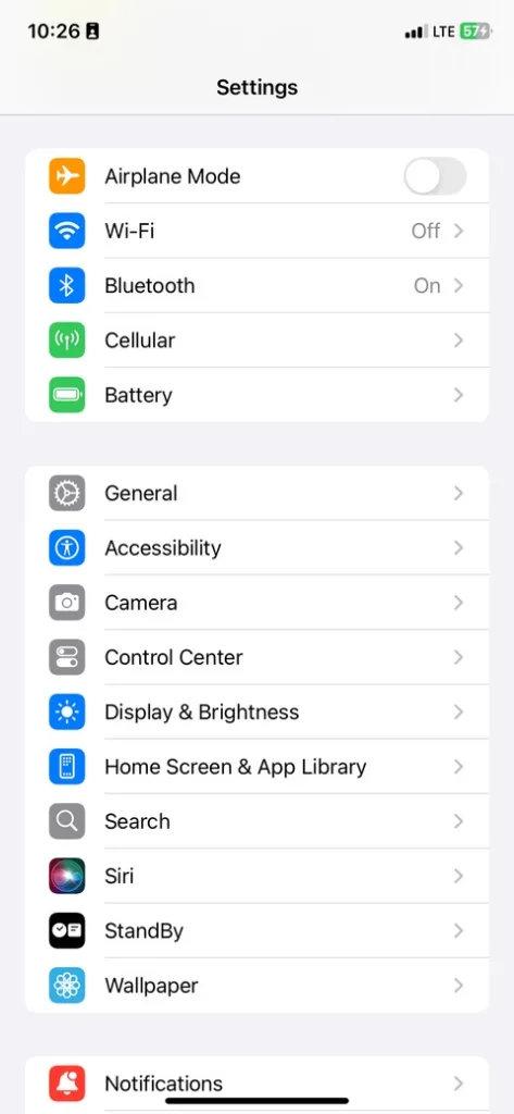 ۱. وارد تنظیمات (Settings) آیفون خود شوید.
