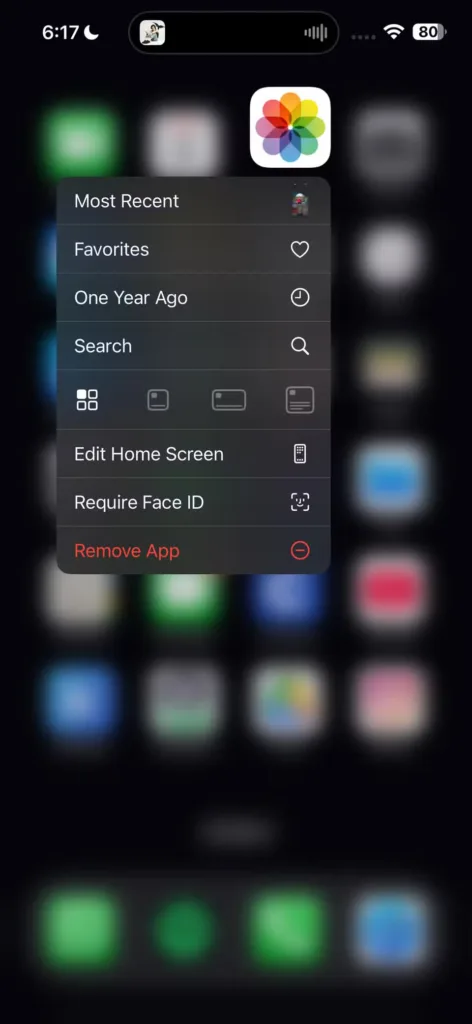 تایید کنید که آیا می‌خواهید اپلیکیشن عکس‌ها را با Face ID، Touch ID یا رمز عبور قفل کنید. با ضربه زدن به Require Face ID/Touch ID/Passcode تایید کنید