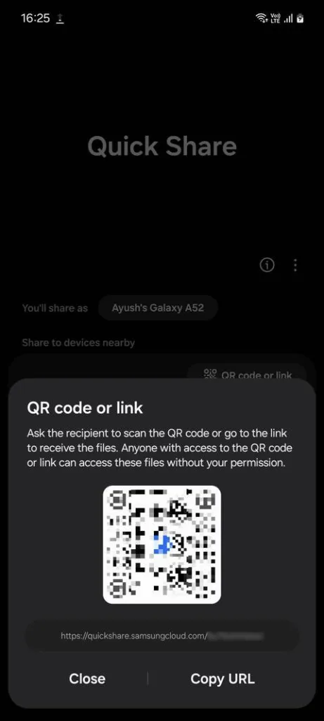 در صفحه بعدی، روی QR Code یا لینک نمایش داده‌شده بزنید و سپس در پنجره بازشده، روی Copy URL (کپی لینک) در پایین صفحه بزنید.