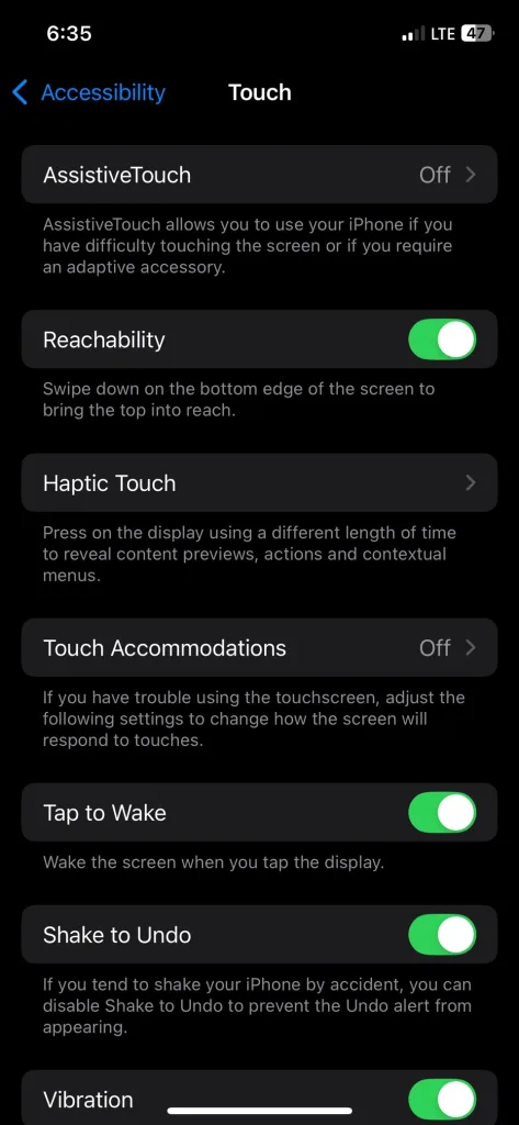  به تنظیمات بروید > دسترسی‌پذیری > لمس > AssistiveTouch