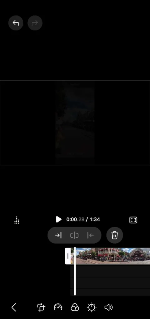 افزودن افکت‌های انتقالی (Transitions) 